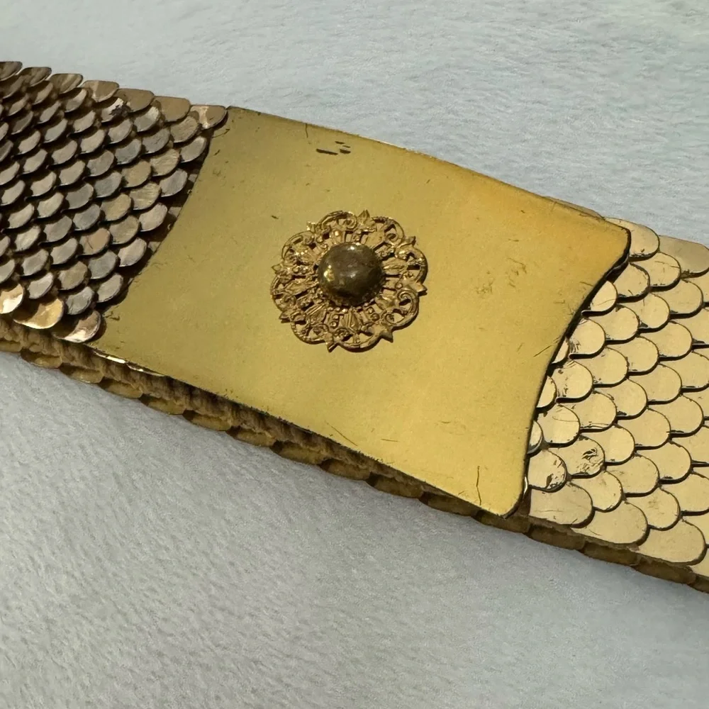 Vintage Gold Fish Scale 70’s Stretch Belt 80’s Kitsch Fun Glamorous - Picture 2 of 12